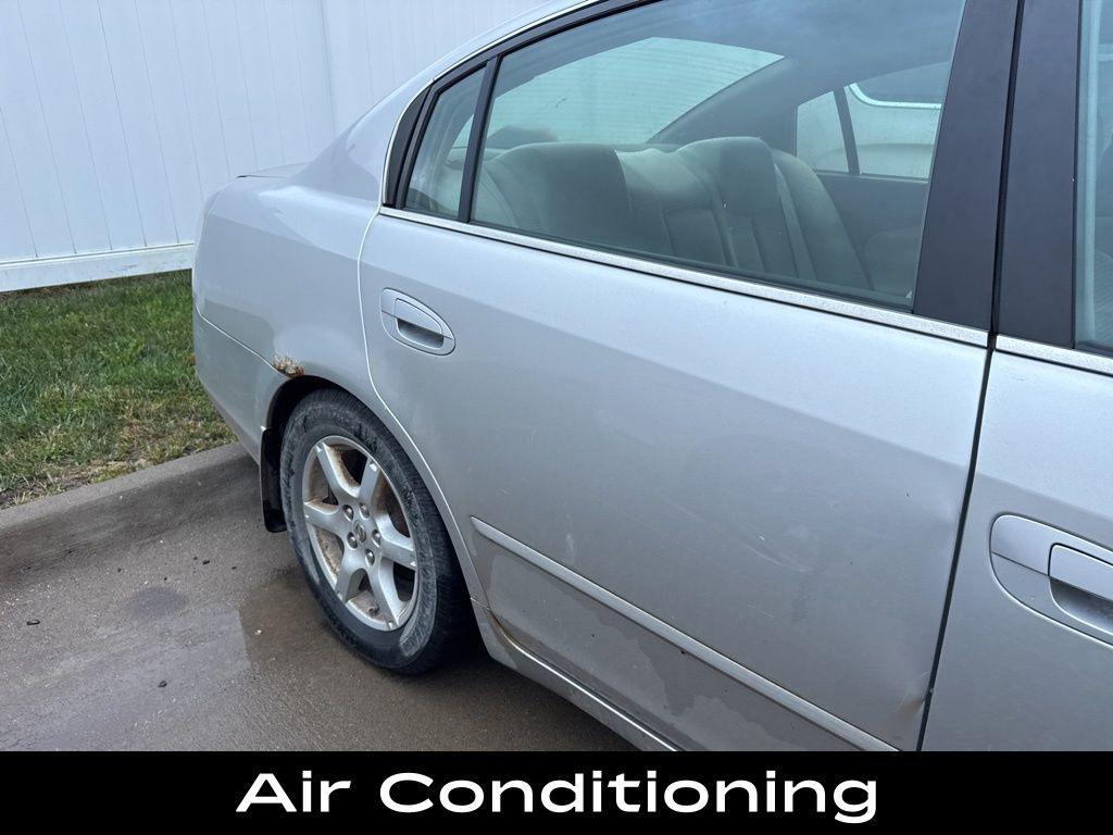 used 2006 Nissan Altima car, priced at $2,500