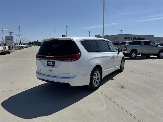new 2024 Chrysler Pacifica car, priced at $48,156