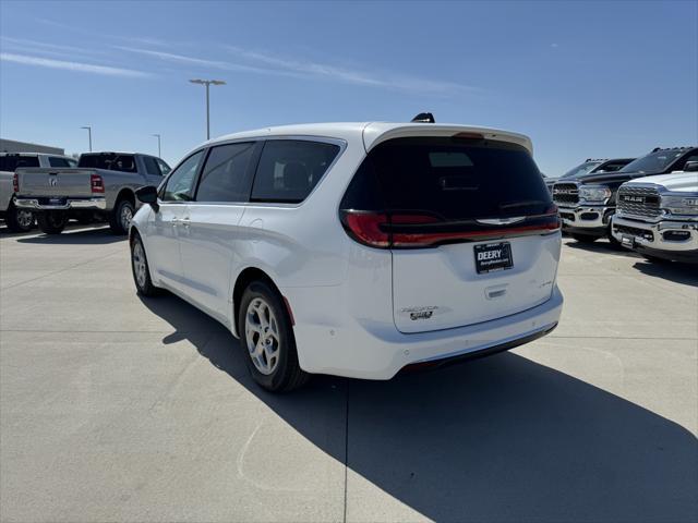 new 2024 Chrysler Pacifica car, priced at $48,156