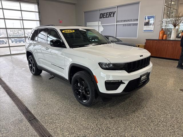 new 2025 Jeep Grand Cherokee car, priced at $44,220