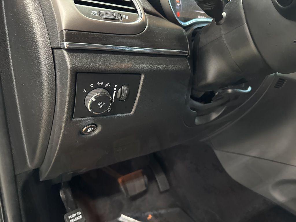 used 2018 Jeep Grand Cherokee car, priced at $15,539