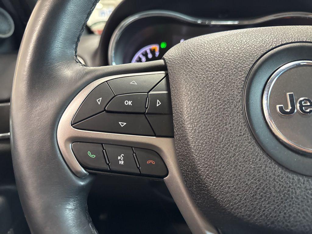 used 2018 Jeep Grand Cherokee car, priced at $15,539