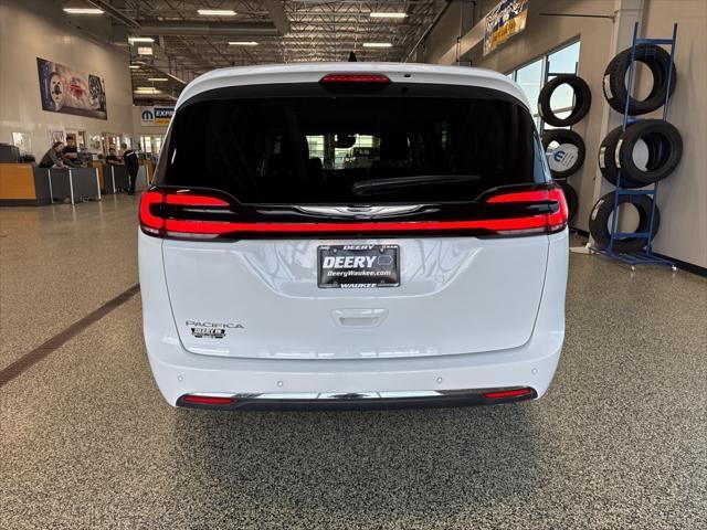 new 2024 Chrysler Pacifica car, priced at $40,789