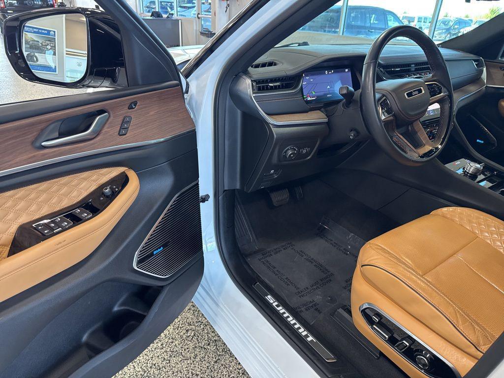 used 2022 Jeep Grand Cherokee car, priced at $36,500