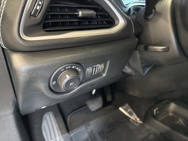 new 2025 Chrysler Pacifica car, priced at $40,720