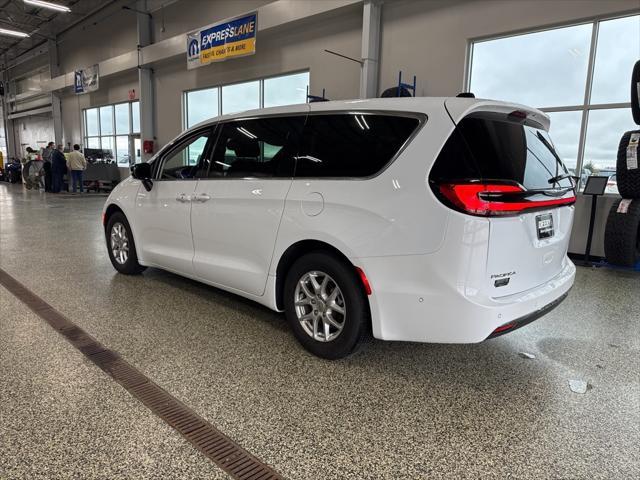 new 2024 Chrysler Pacifica car, priced at $40,789