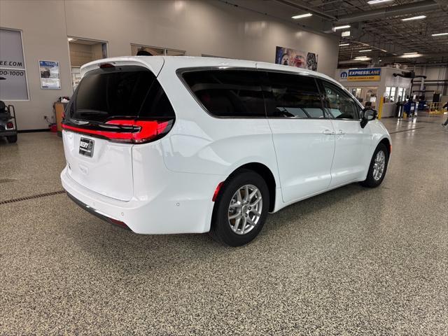 new 2024 Chrysler Pacifica car, priced at $40,789