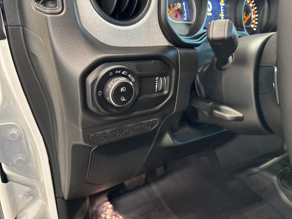 new 2025 Jeep Gladiator car, priced at $46,441