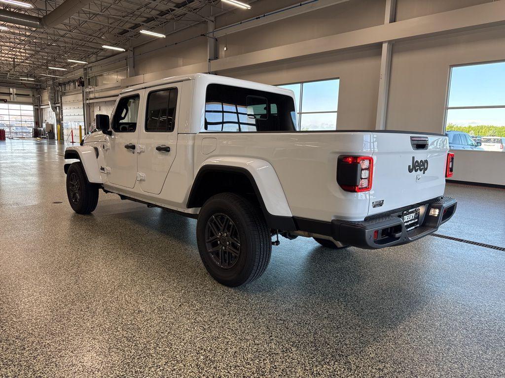 new 2025 Jeep Gladiator car, priced at $46,441