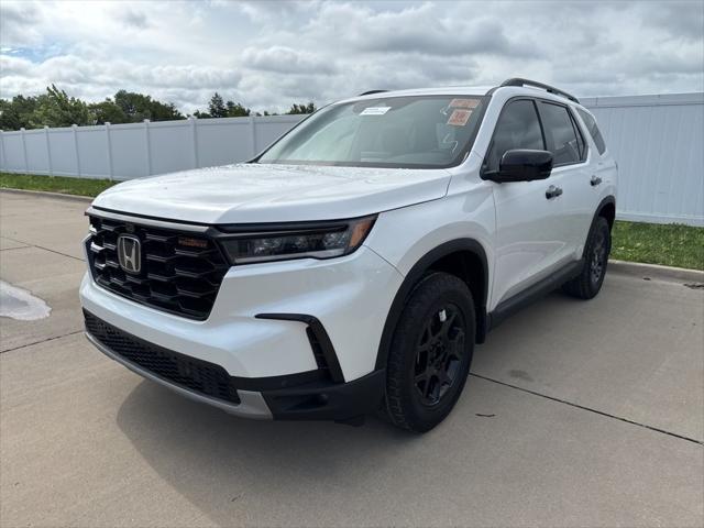 used 2025 Honda Pilot car, priced at $43,997