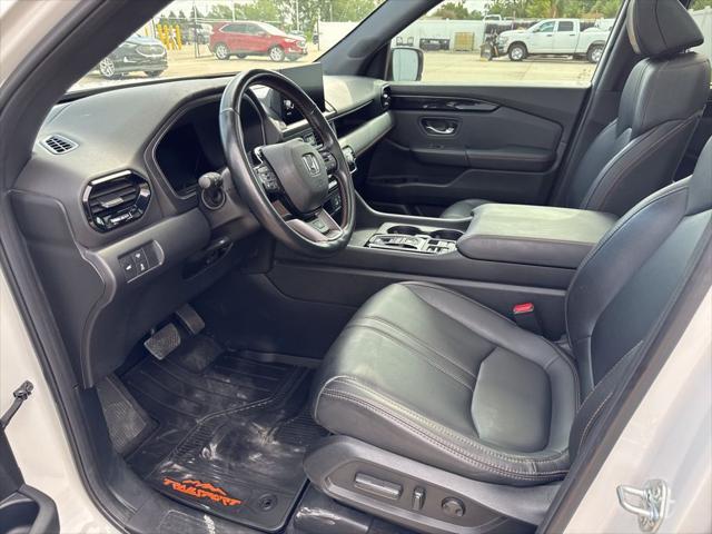 used 2025 Honda Pilot car, priced at $43,997