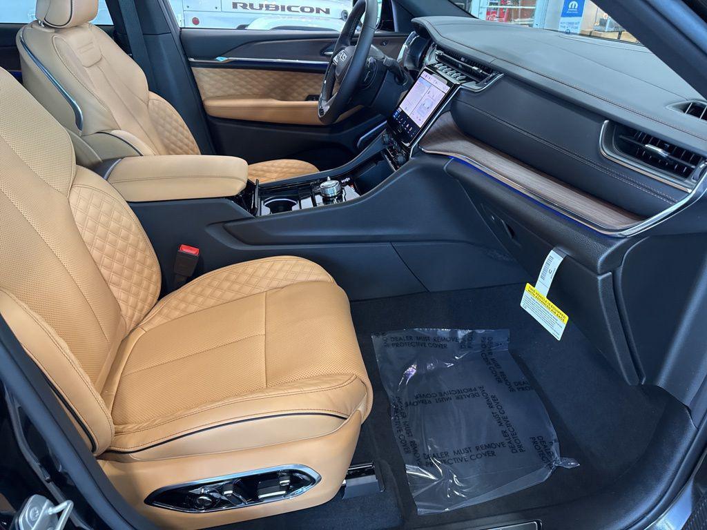 new 2025 Jeep Grand Cherokee car, priced at $54,271