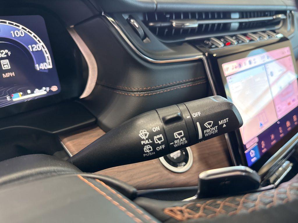 new 2025 Jeep Grand Cherokee car, priced at $54,271