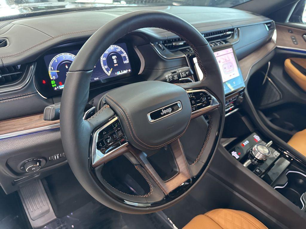 new 2025 Jeep Grand Cherokee car, priced at $54,271