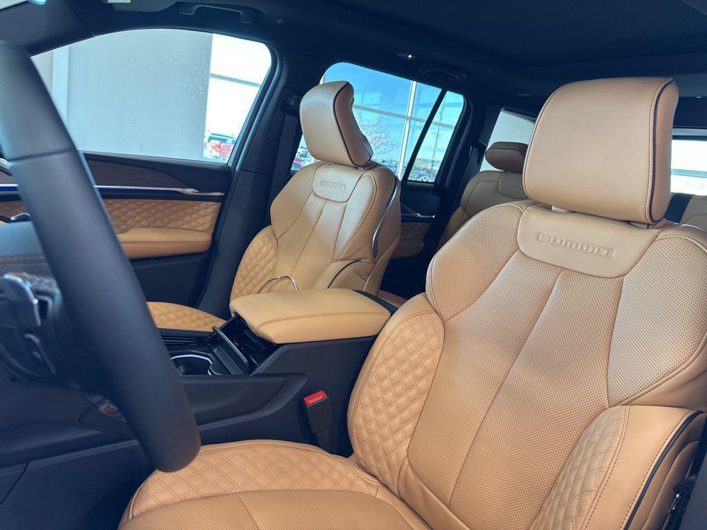 new 2025 Jeep Grand Cherokee car, priced at $54,271