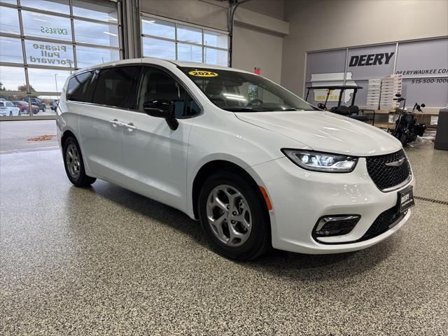 new 2024 Chrysler Pacifica car, priced at $39,906