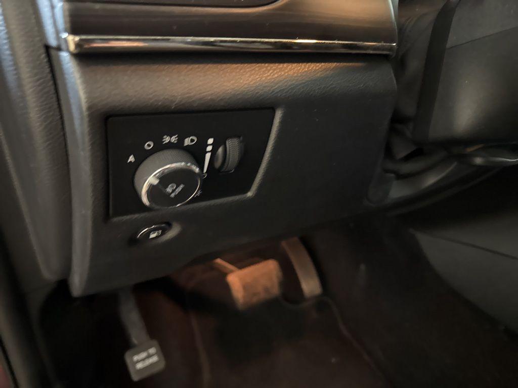 used 2020 Jeep Grand Cherokee car, priced at $20,764