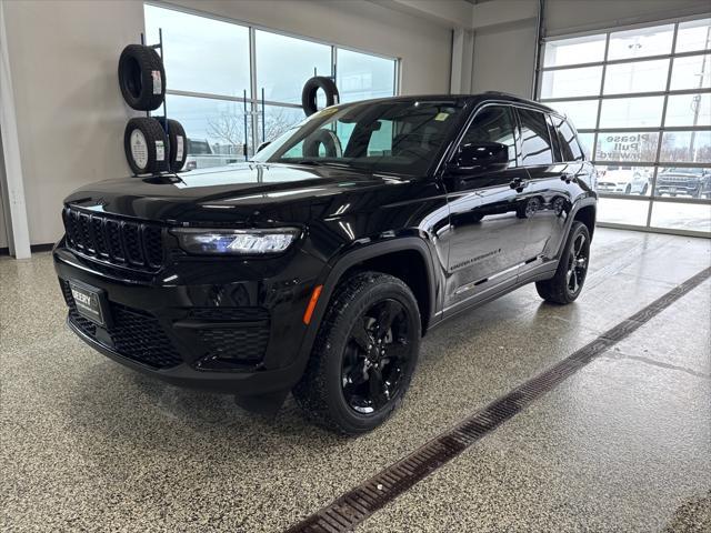 new 2025 Jeep Grand Cherokee car, priced at $40,412