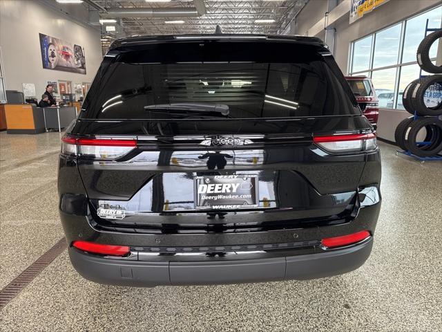 new 2025 Jeep Grand Cherokee car, priced at $40,412