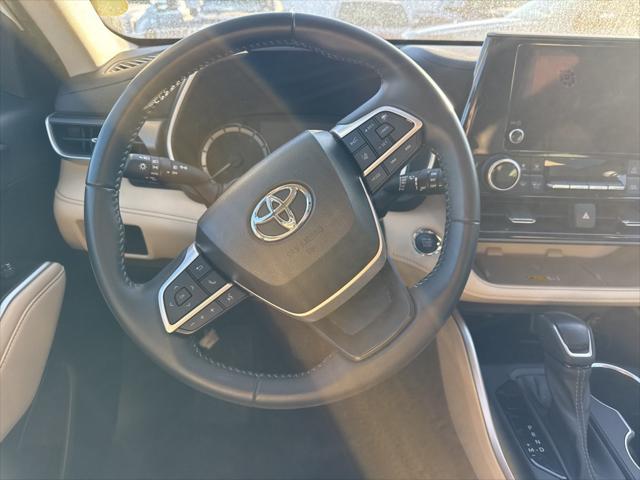 used 2023 Toyota Highlander car, priced at $41,572