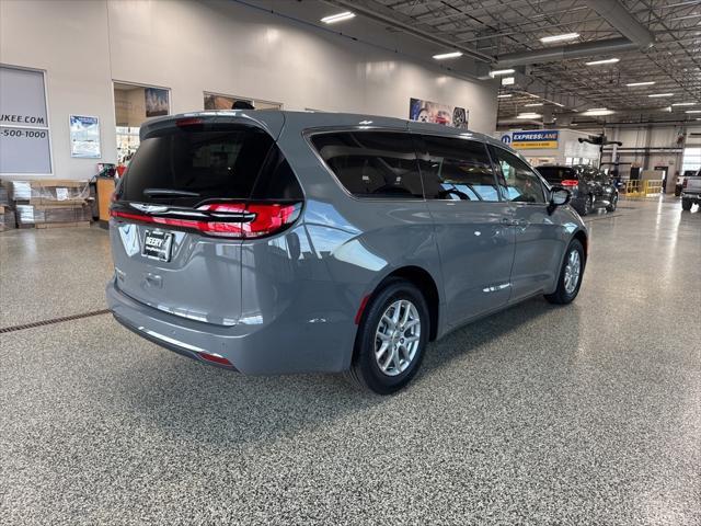 new 2025 Chrysler Pacifica car, priced at $44,553