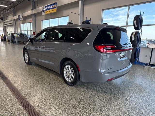 new 2025 Chrysler Pacifica car, priced at $44,553