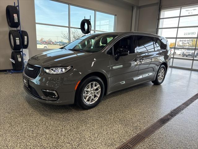 new 2025 Chrysler Pacifica car, priced at $44,553