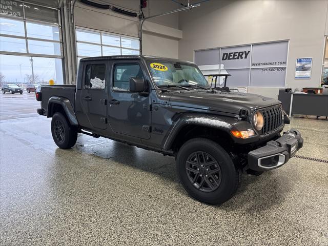 new 2025 Jeep Gladiator car, priced at $43,673