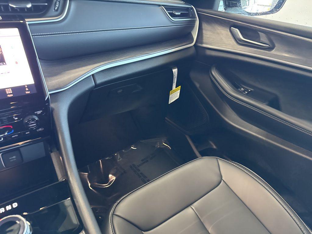 new 2025 Jeep Grand Cherokee L car, priced at $46,166