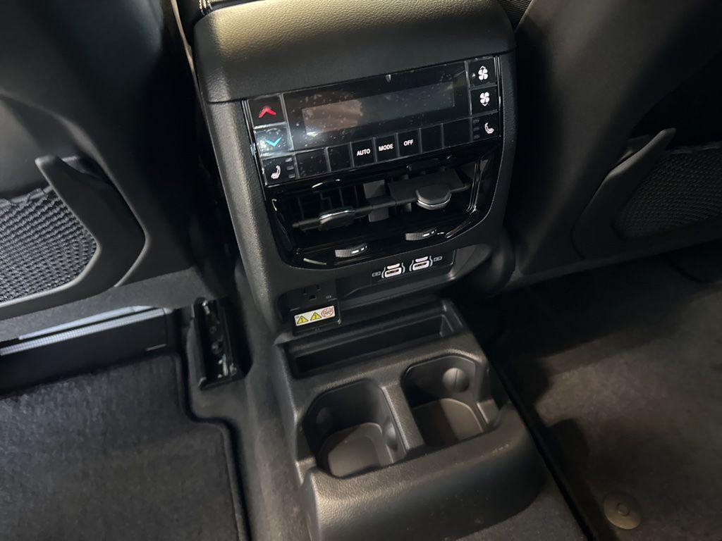 new 2025 Jeep Grand Cherokee L car, priced at $46,166