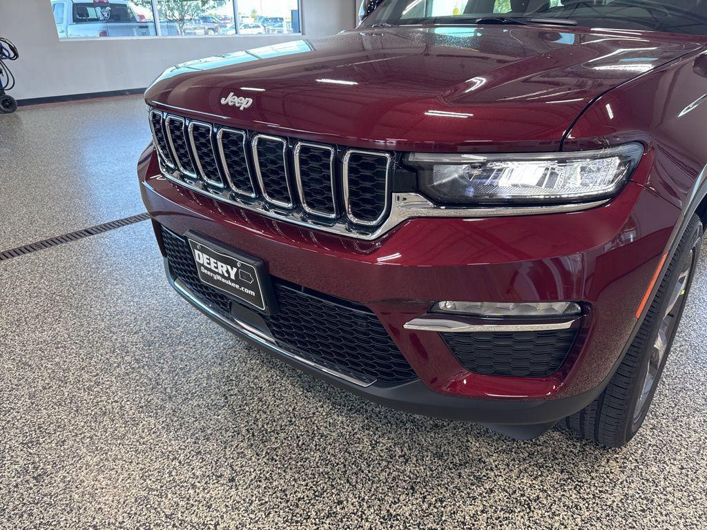 new 2025 Jeep Grand Cherokee car, priced at $44,616