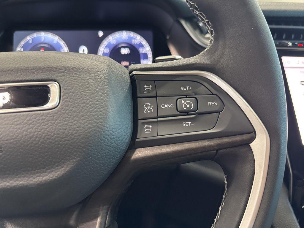 new 2025 Jeep Grand Cherokee car, priced at $44,616