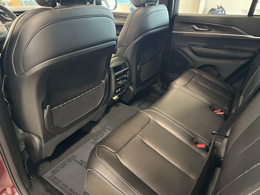 new 2025 Jeep Grand Cherokee car, priced at $44,616