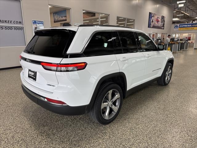 used 2022 Jeep Grand Cherokee car, priced at $28,471