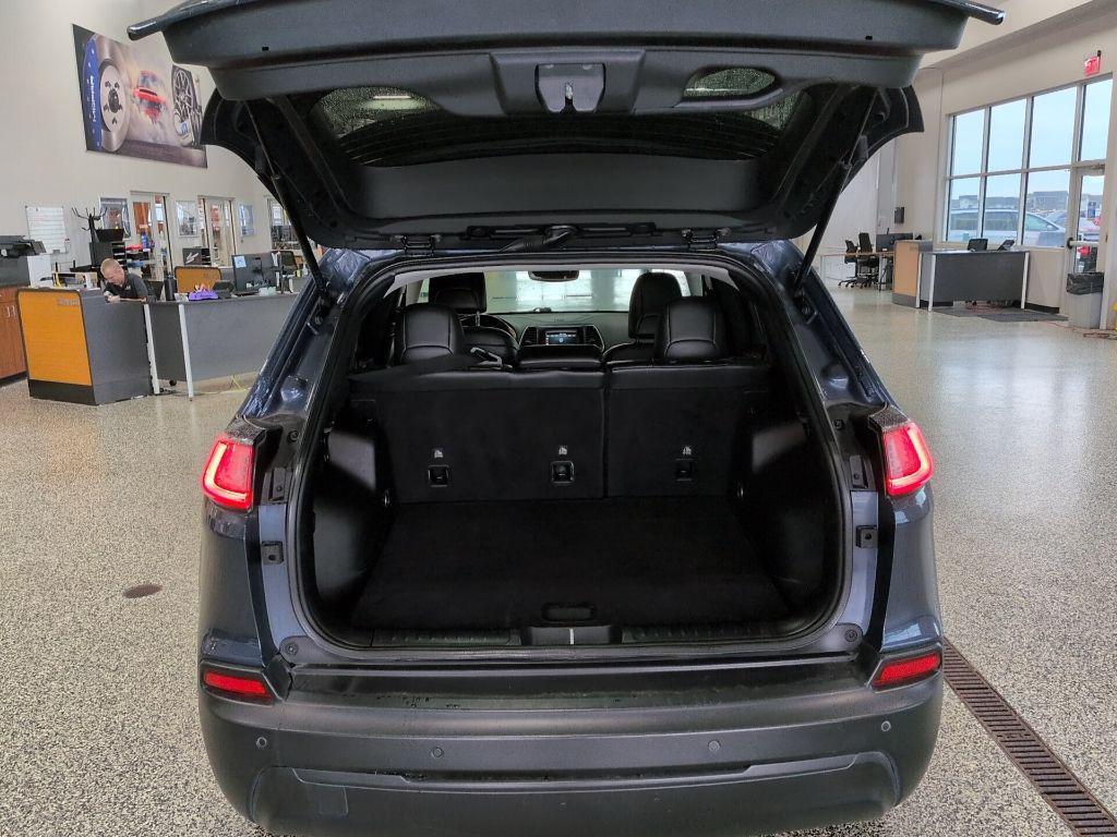 used 2021 Jeep Cherokee car, priced at $17,389