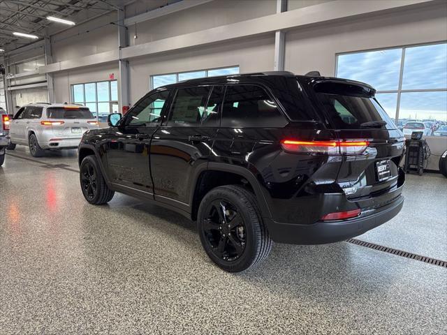 new 2025 Jeep Grand Cherokee car, priced at $40,611