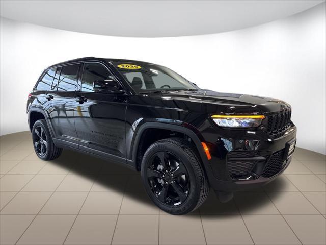 new 2025 Jeep Grand Cherokee car, priced at $40,611