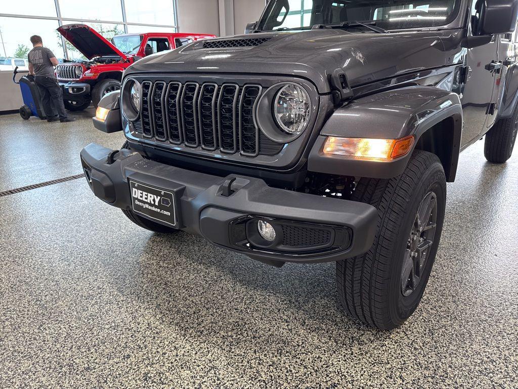 new 2025 Jeep Gladiator car, priced at $46,977