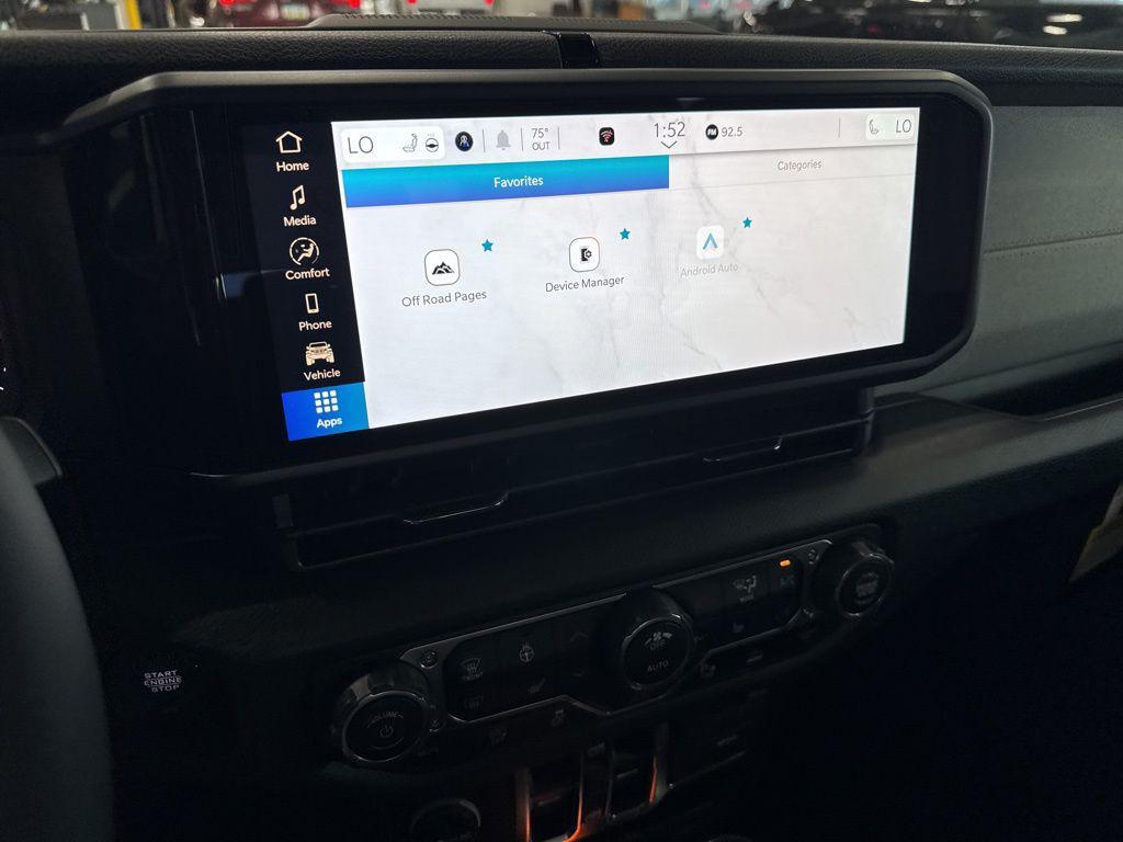 new 2025 Jeep Gladiator car, priced at $46,977