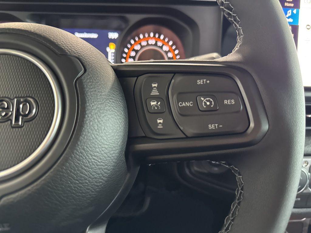 new 2025 Jeep Gladiator car, priced at $45,541