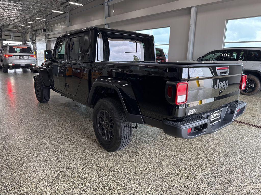 new 2025 Jeep Gladiator car, priced at $45,541