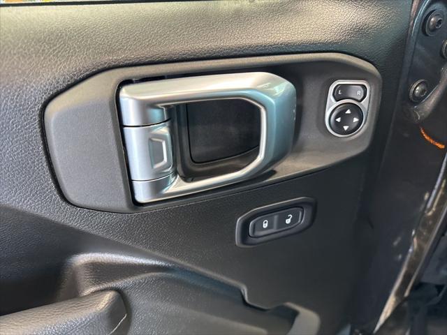 new 2025 Jeep Wrangler car, priced at $47,070