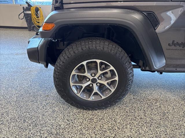 new 2025 Jeep Wrangler car, priced at $47,070