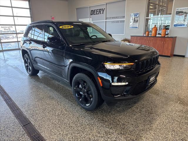 new 2025 Jeep Grand Cherokee car, priced at $44,756