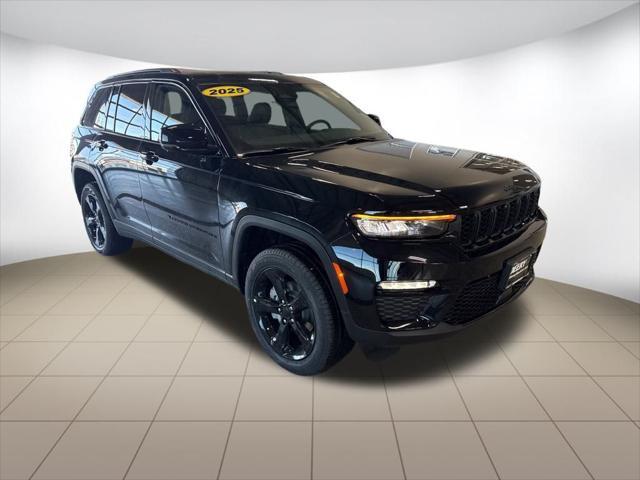 new 2025 Jeep Grand Cherokee car, priced at $45,006