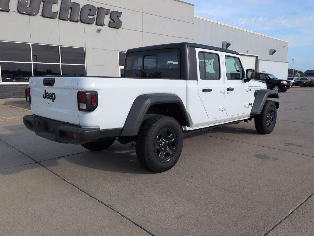 used 2024 Jeep Gladiator car, priced at $37,594