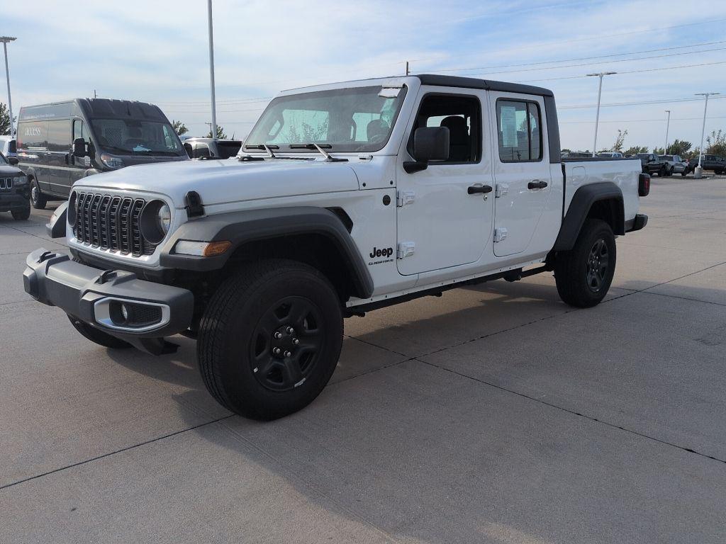 used 2024 Jeep Gladiator car, priced at $37,594