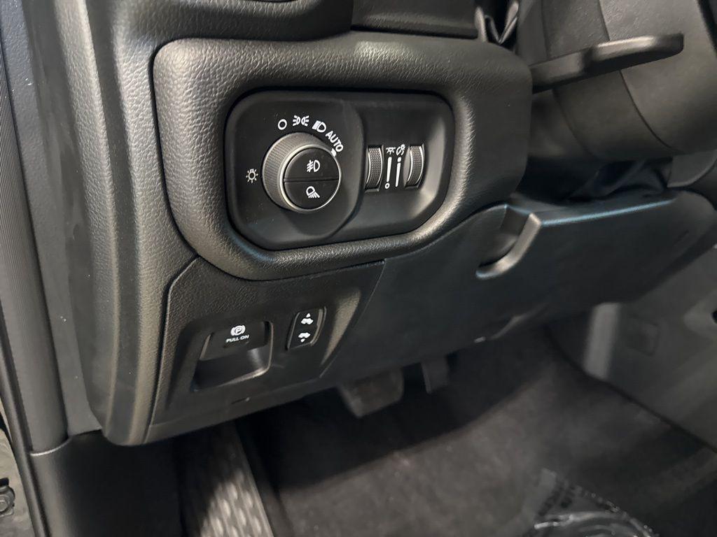 new 2025 Ram 1500 car, priced at $47,549