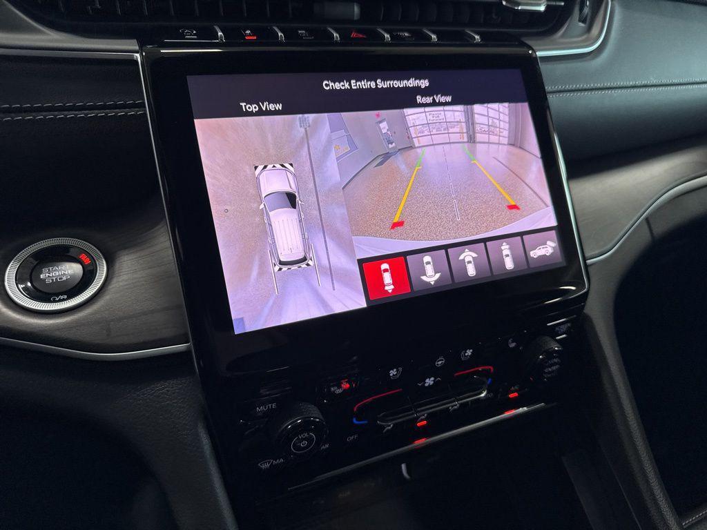 new 2025 Jeep Grand Cherokee car, priced at $47,963