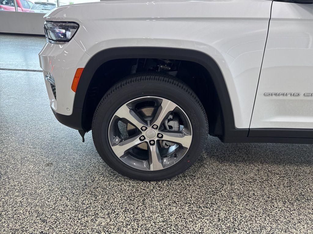 new 2025 Jeep Grand Cherokee car, priced at $47,963